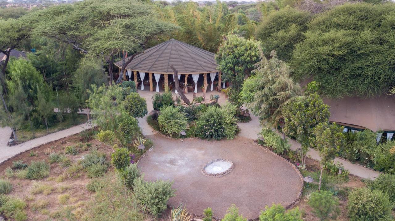 Отель Kibo Safari Camp Амбосели Экстерьер фото